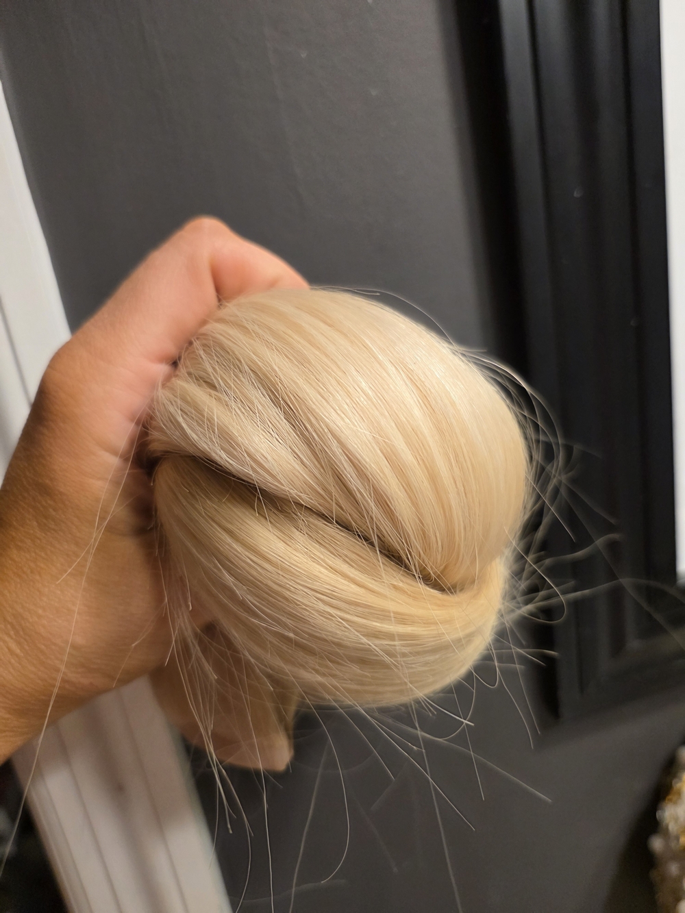 GLAMSEAMLESS ASH BLONDE 60 Blonde Clip-In Hair Extensions - 20"/19"
